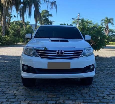 TOYOTA HILUX SW4 3.0 SRV 4X4 16V TURBO INTERCOOLER DIESEL 4P AUTOMÁTICO TOYOTA HILUX SW4 3.0 SRV 4X4 16V TURBO INTERCOOLER DIESEL 4P AUTOMÁTICO